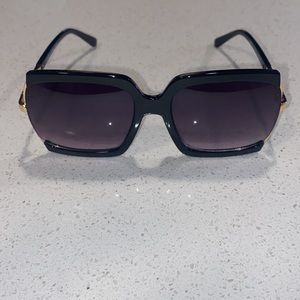 BRAND NEW SUNGLASSES FASHION NOVA
